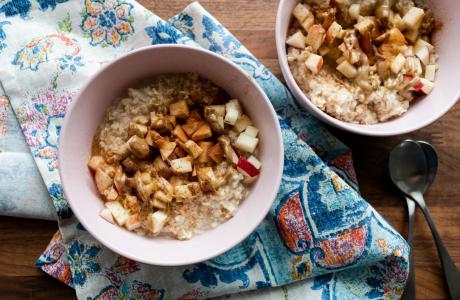 Oatmeal with fresh fruit