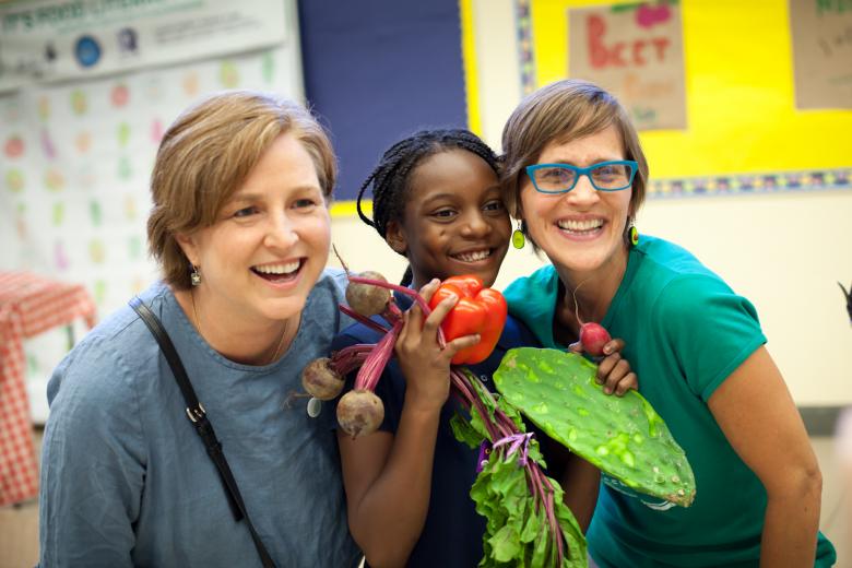 Elise Bauer, Amber K. Stott & student