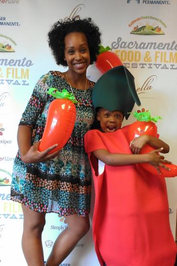 Food Literacy Student, Pear, and her mother