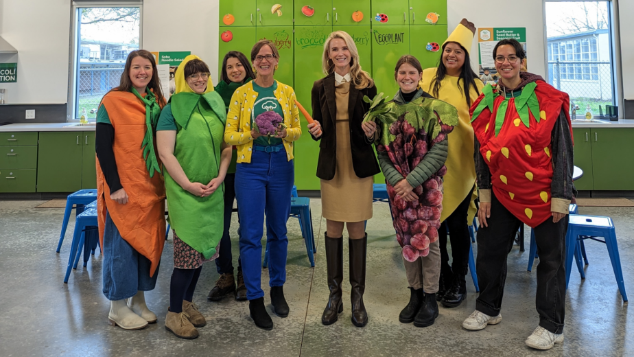 First Partner Visits Food Literacy Center